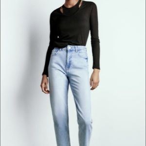 Zara Mom Fit high-waisted jeans Size 4